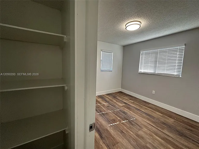 529 SW 4th St #301 — Photo 24