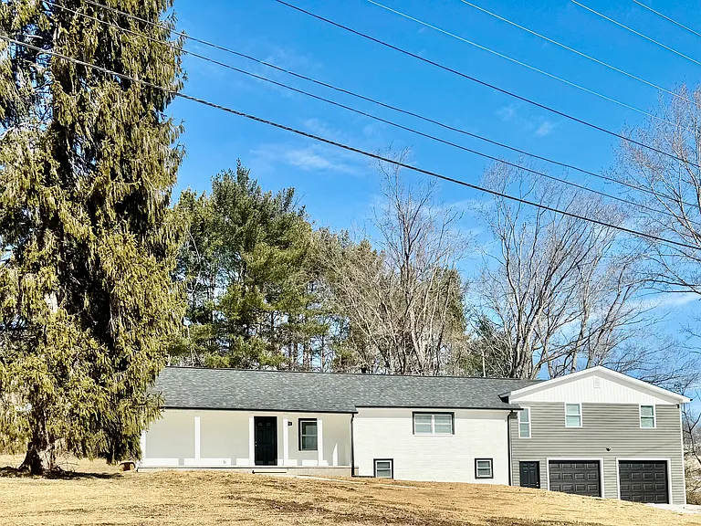 1070 Hightop Rd — Photo 1