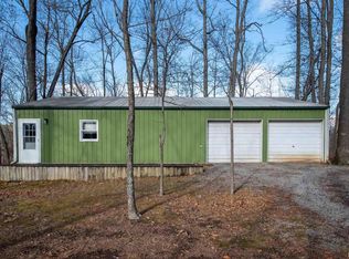 16446 Corinth Rd, Marion, IL 62959