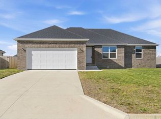 1204 Aundria Ave, Monett, MO 65708