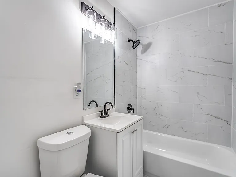 405 W Brooks Rd — Photo 19