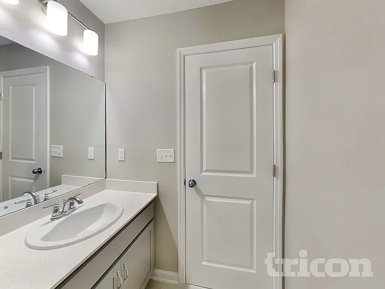 470 Chandler Dr — Photo 17