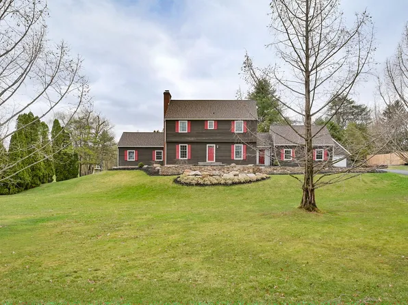 121 Oxford Dr, Lewisburg, PA 17837