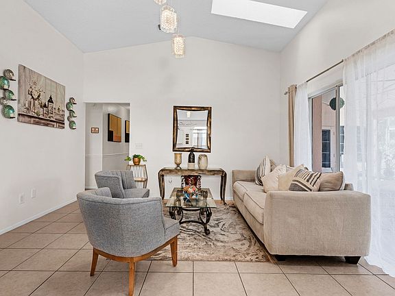 5th image of 2894 Picadilly Cir