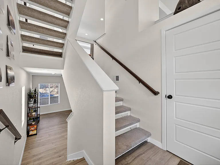 4438 Vindaloo Dr — Photo 2