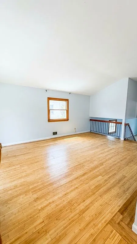 3 bed, 2.5 bath, 2000 sqft, $3,700 — Photo 3