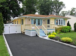 68 Forrest St, Metuchen, NJ 08840