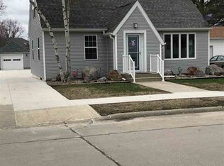 107 School St, Spillville, IA 52168