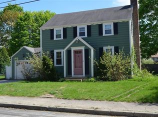 27 Dyer St, Warren, RI 02885