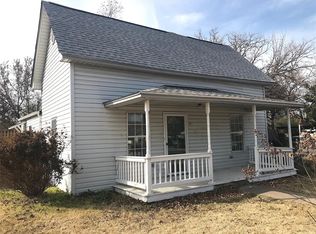 303 S 3rd St, Sanger, TX 76266