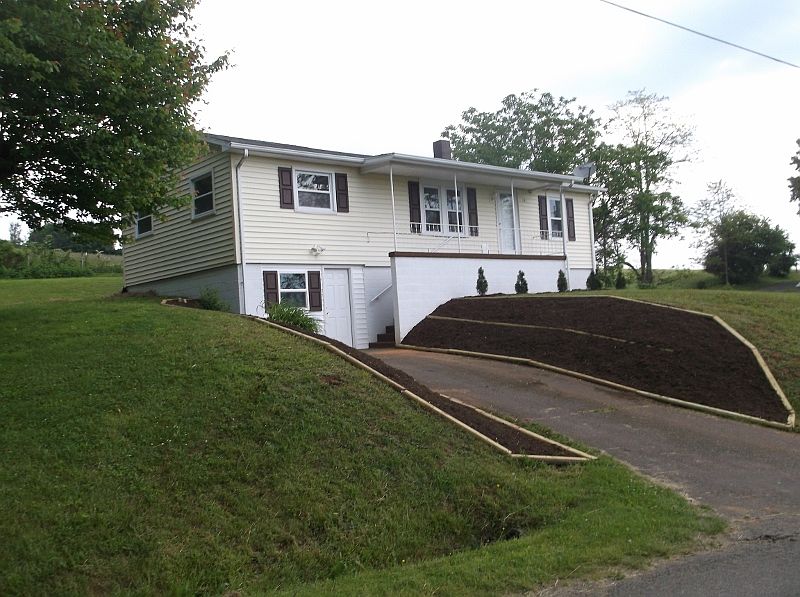 1st image of 141 Hickory Ln