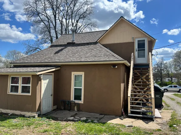 403 Broad St #B, Warrensburg, MO 64093