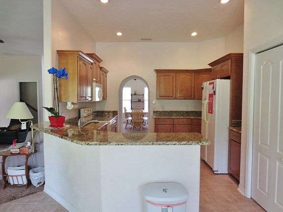 2nd image of 527 NW Indian Springs Dr