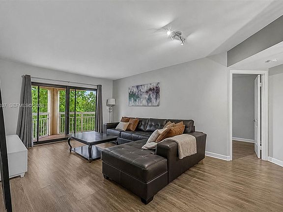 4th image of 8290 Lake Dr APT 538
