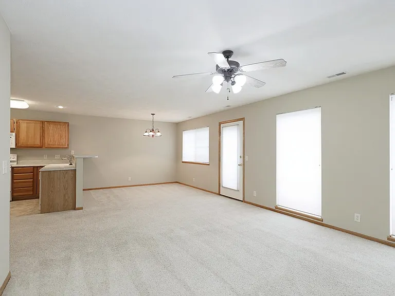 6907 Naples Dr — Photo 5