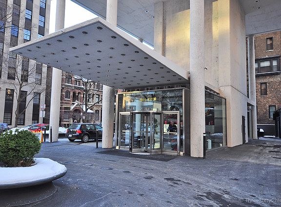 2nd image of 1300 N Astor St Unit 25a