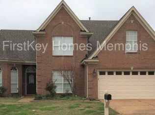 10166 N Green Moss Dr, Cordova, TN 38018