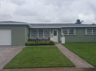 9431 NW 3rd St, Pembroke Pines, FL 33024