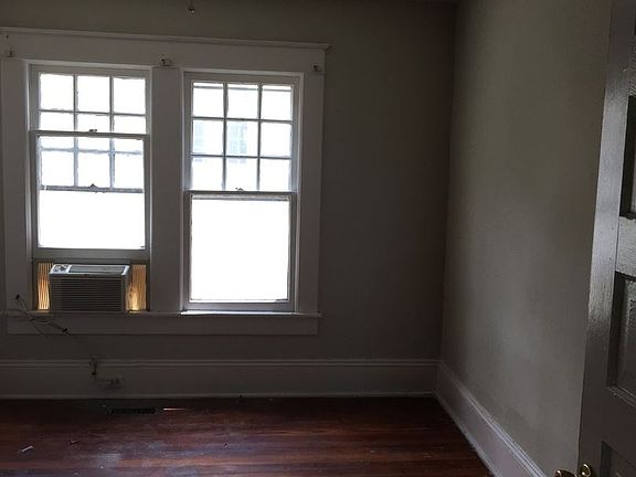4th image of 425 Boyd St