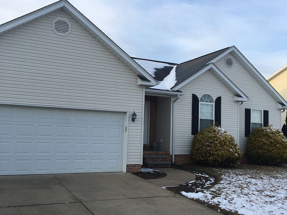 1st image of 200 Parkstone Dr