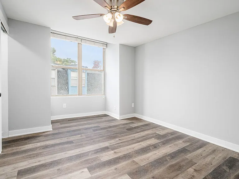 142 W 8th Ave #B — Photo 27