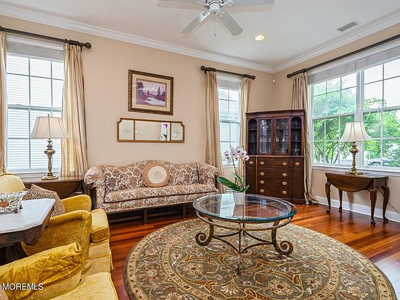 4th image of 60 Portchester Drive
