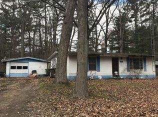 1833 N Burrell St, Sanford, MI 48657