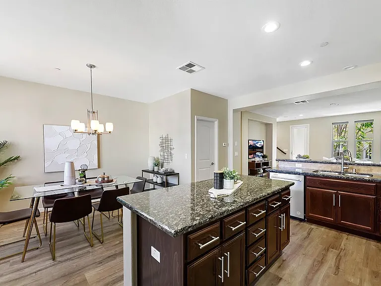 118 Selby Ln #7 — Photo 6