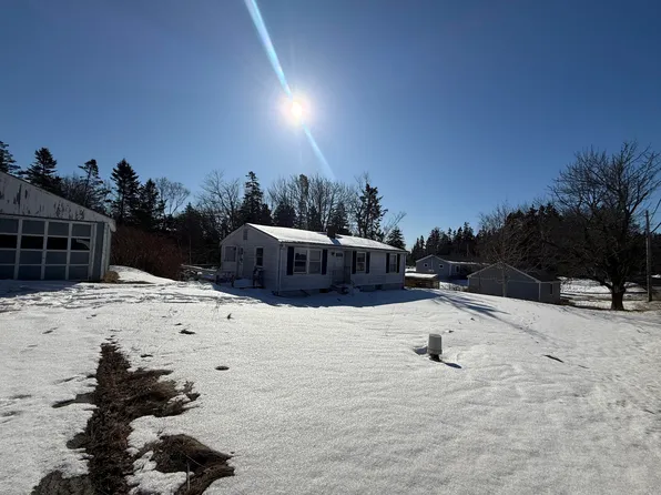 111 N Main Street, Stonington, ME 04681