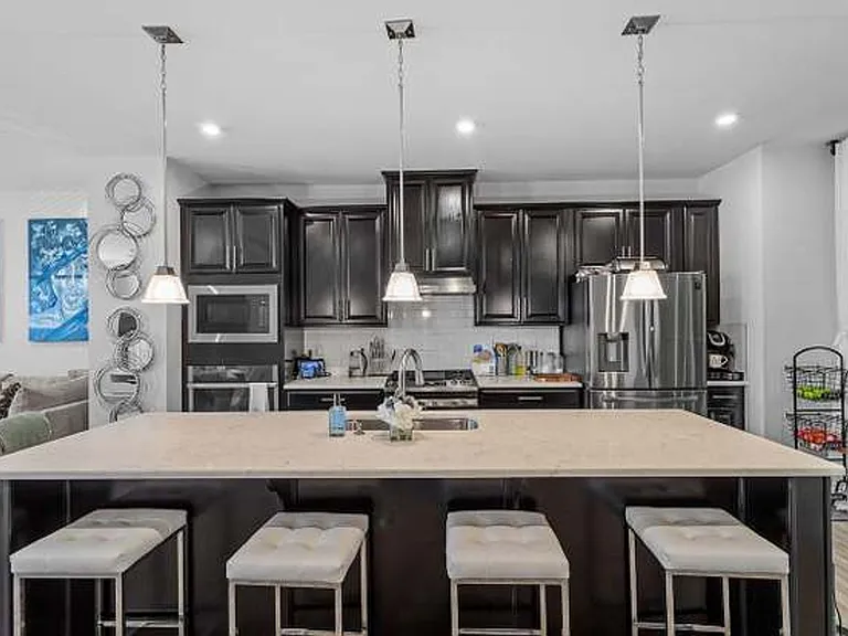 934 Channing Park Cir — Photo 3