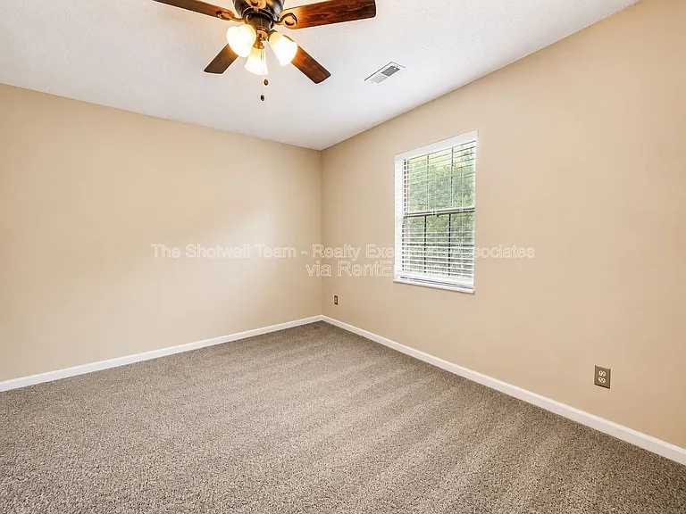 437 S Gallaher View Rd #7 — Photo 7