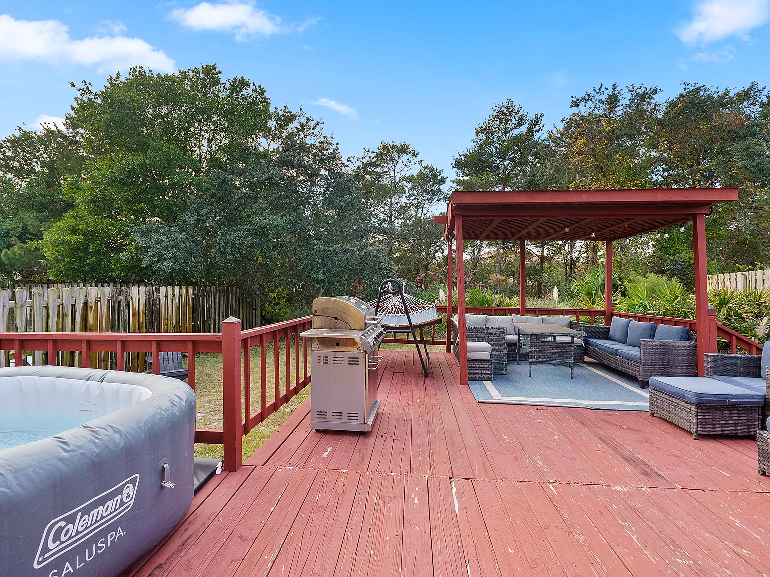 3 bed, 1200 sqft, $3,100 — Photo 2