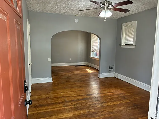 5366 Claxton Ave #64