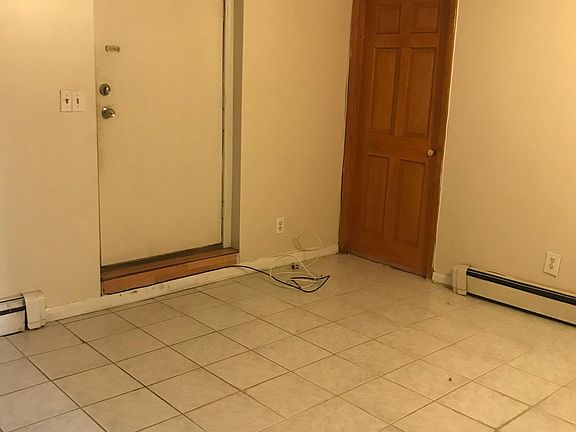 5th image of 15710 109th Ave #1