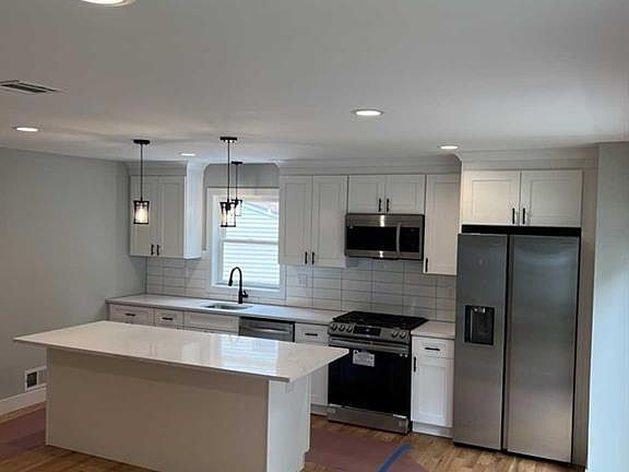 2nd image of 338 Lincoln Ave #B