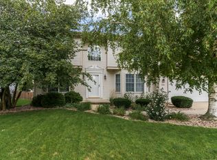 3210 Stonebridge Dr, Bloomington, IL 61704