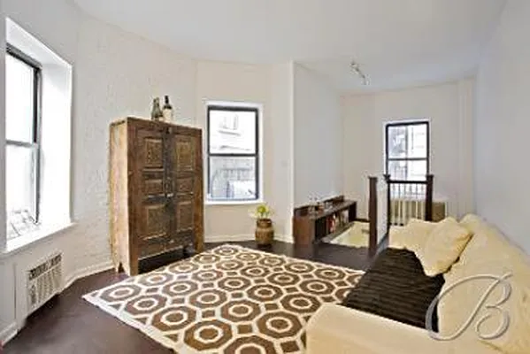 Rented by Bellmarc Realty | media 39