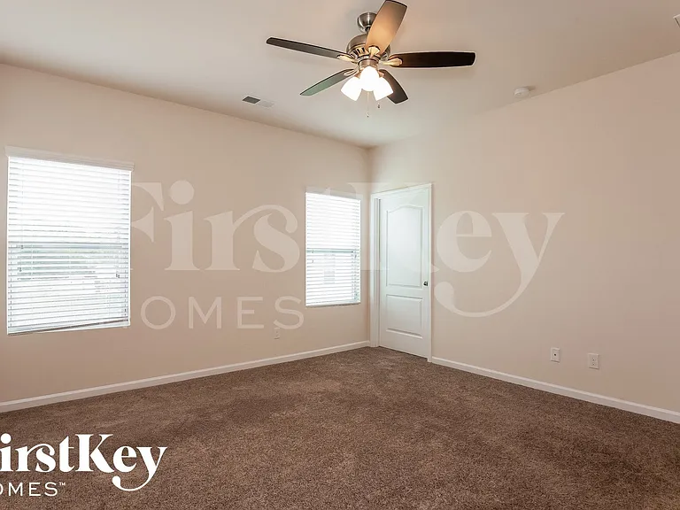 126 Willow Valley Dr — Photo 8