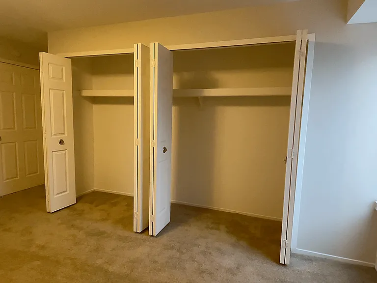 Prentiss Pointe Apartments — Photo 216
