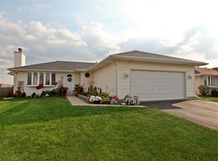7010 Cornwall Dr, Joliet, IL 60431