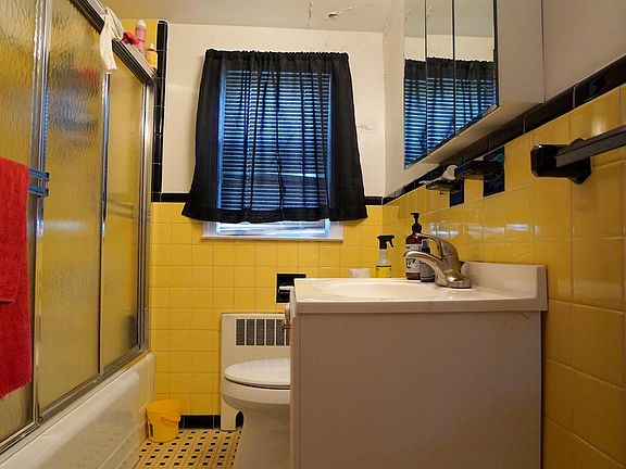 4th image of 42 Woodside Ave Floor 2