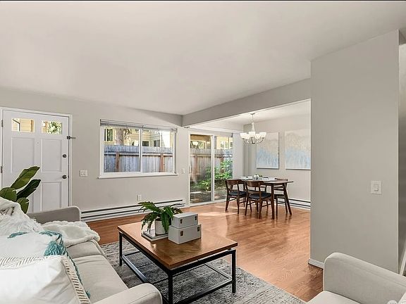 4th image of 12210 SE 60th St APT 11