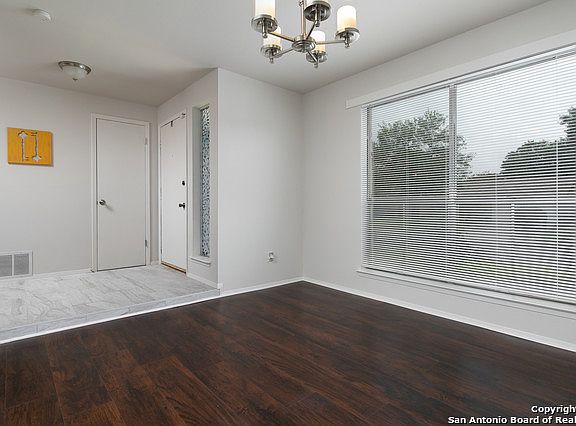 5th image of 8214 Meadow Sun St