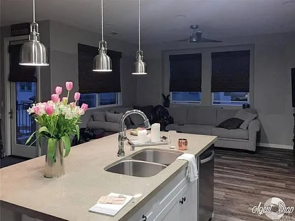3 bed, 1750 sqft, $2,500 — Photo 1