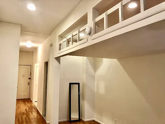 Rented by Bond New York | media 24