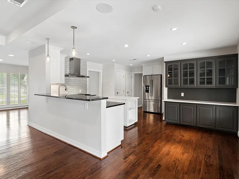 10918 Wonderland Trl — Photo 12