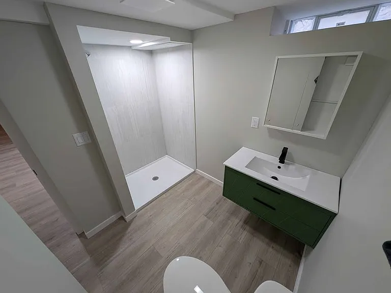 2535 University Ave NE #LL — Photo 8