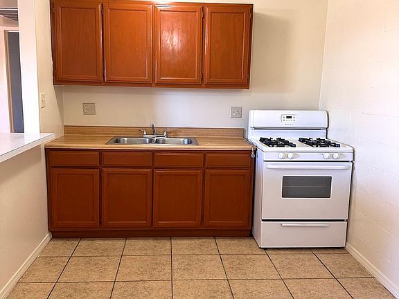 3rd image of 1690 Scott Ave #H8