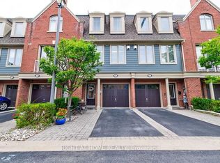 99 Brant St S #6, Oakville, ON L6K 2Z5
