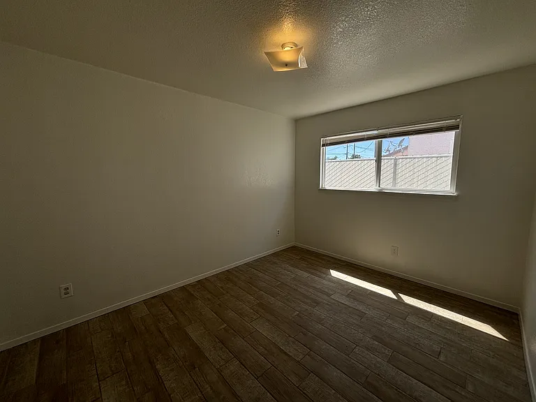1956 Darrah St #6 — Photo 10
